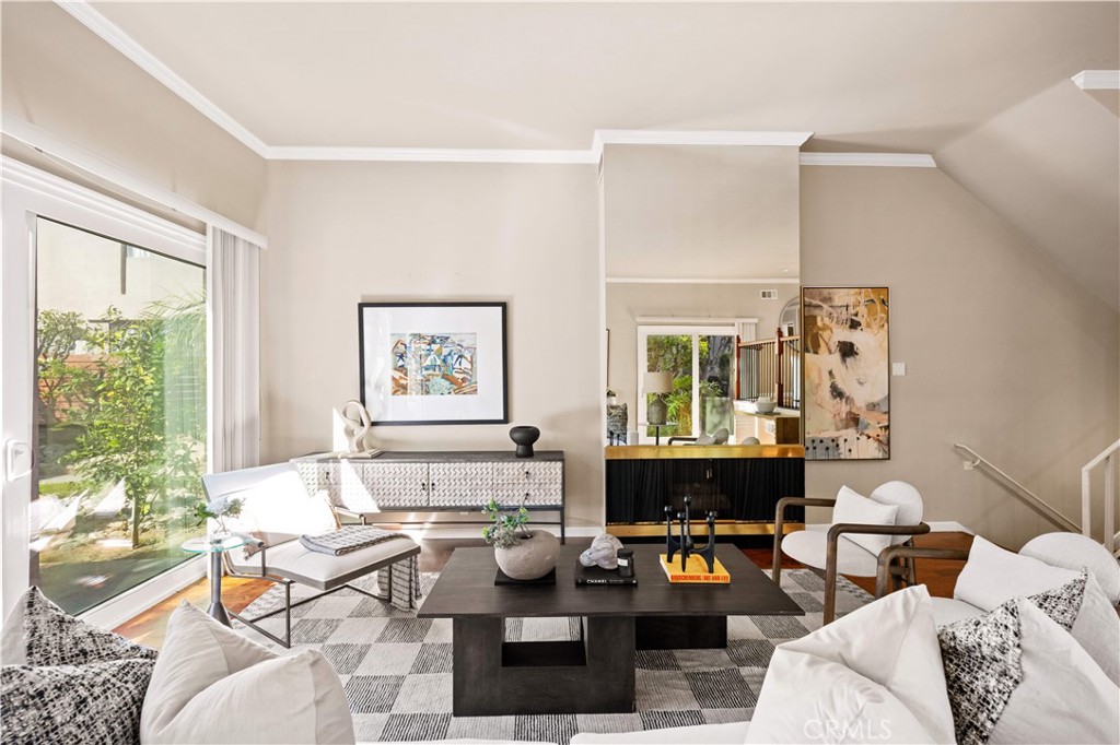 573 Fairview Avenue Arcadia, CA 91007 - Photo 8 of 55 Living Room