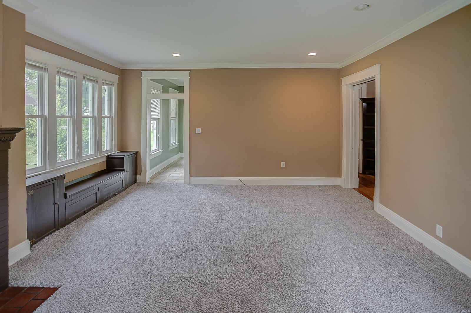 1103 Troy Road Edwardsville, IL 62025 - Photo 9 of 45 Gallery Image 9