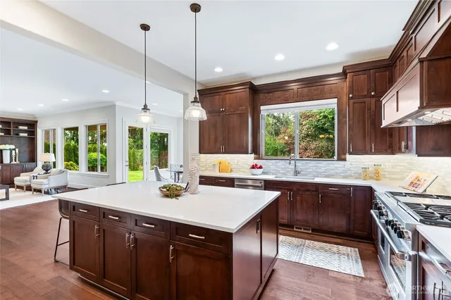 $5,396,000 | 9827 Northeast 20th Street, Bellevue, WA 98004