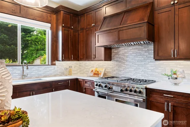 $5,396,000 | 9827 Northeast 20th Street, Bellevue, WA 98004