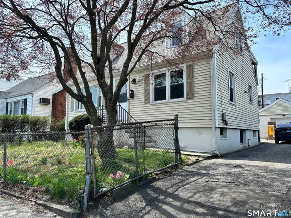 $2,700 | 23 Roosevelt Avenue, Unit 2, Stamford, CT 06902