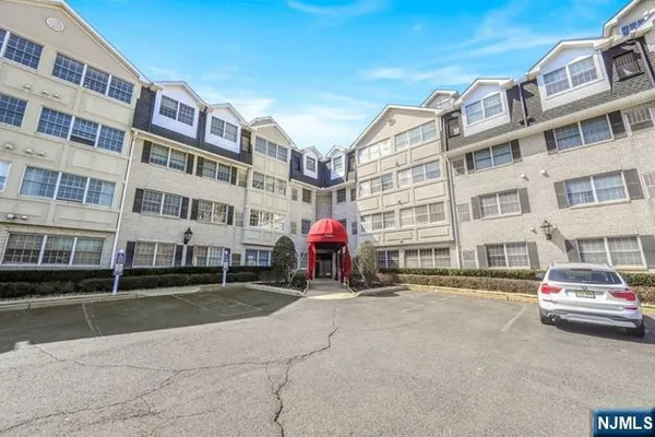 $2,250 | 131 Clinton Place, Unit 203, Hackensack, NJ 07601