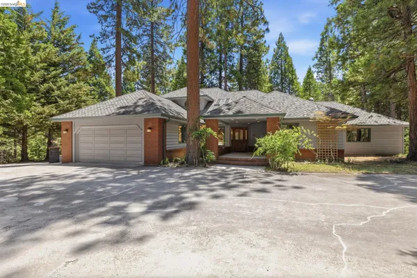 $899,000 | 19903 Forest Vista Drive, Twain Harte, CA 95383