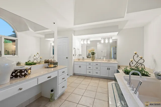 $975,000 | 5898 Partridge Lane, Long Grove, IL 60047