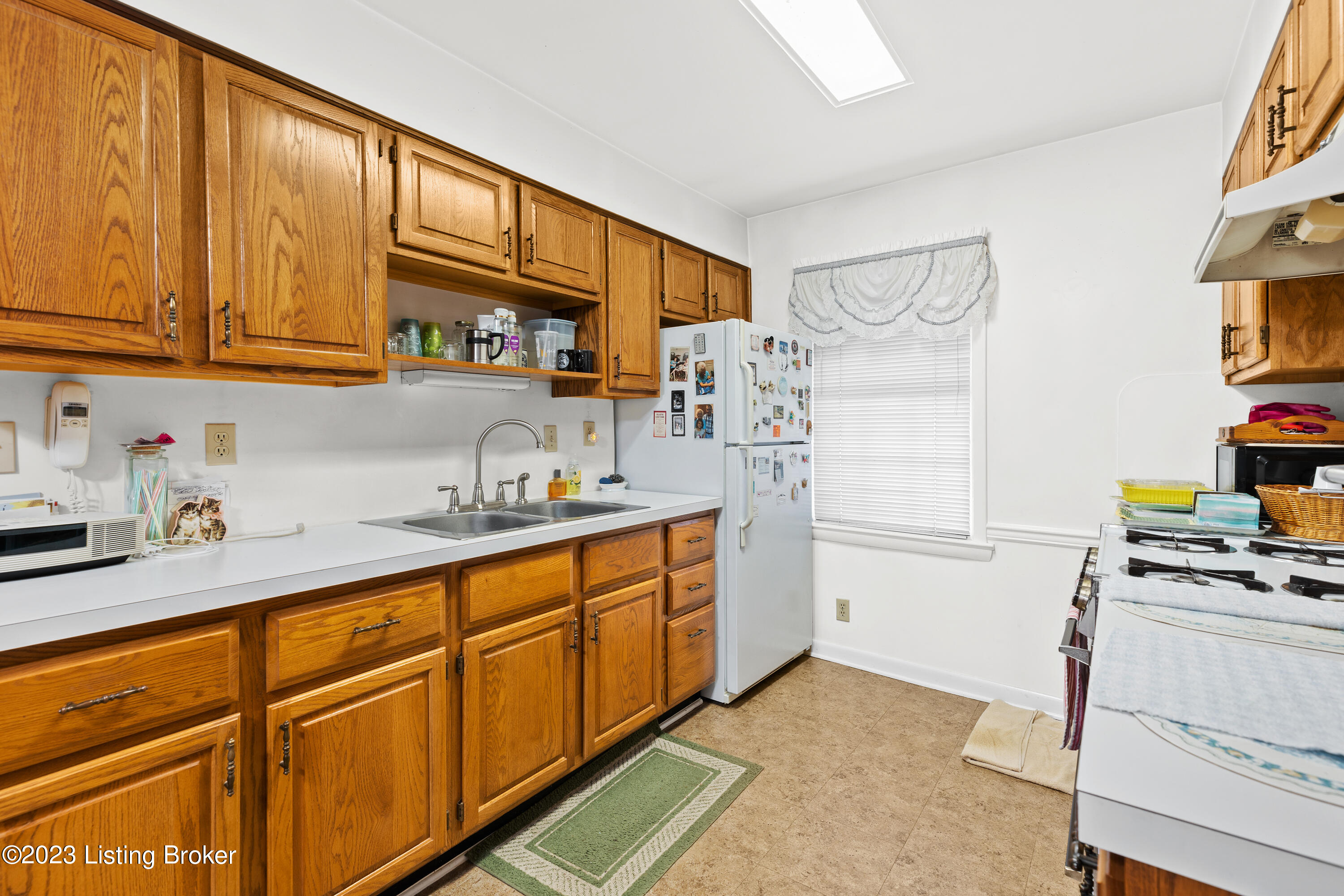 117 Rollington Road Pewee Valley, KY 40056 - Photo 7 of 32 117 Rollington Rd-13