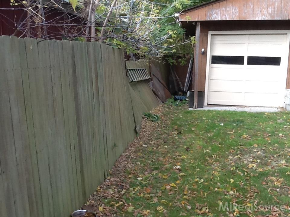 7165 Lakeshore Road Fort Gratiot, MI 48059 - Photo 10 of 10 31179627-9.JPG