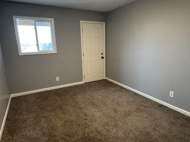 $900 | 3240 Heatherton Drive, Unit 3, Davenport, IA 52804