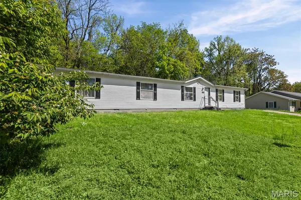 $164,900 | 22 Brown Drive, Fairview Heights, IL 62208