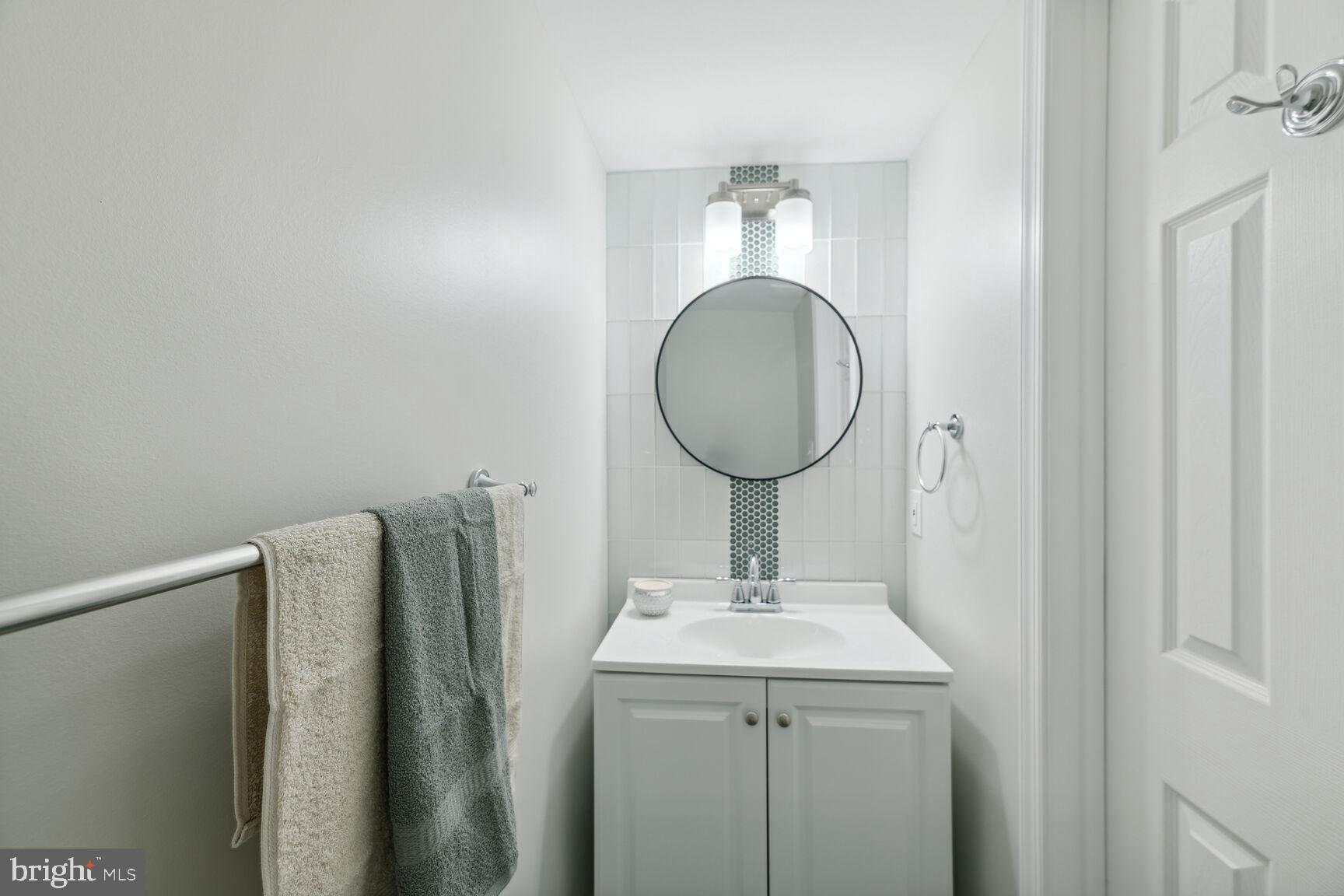 1187 46th Place Southeast Washington, DC 20019 - Photo 13 of 30 Main Level Powder Room