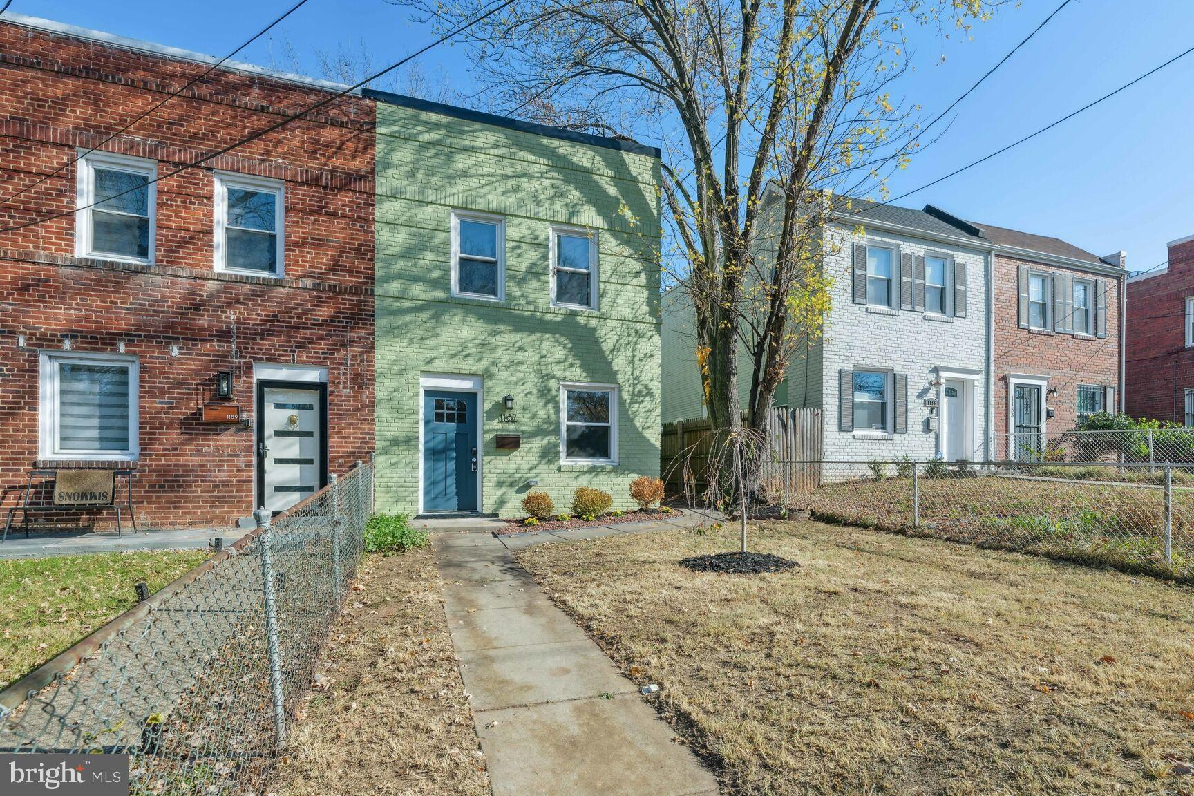 1187 46th Place Southeast Washington, DC 20019 - Photo 2 of 30