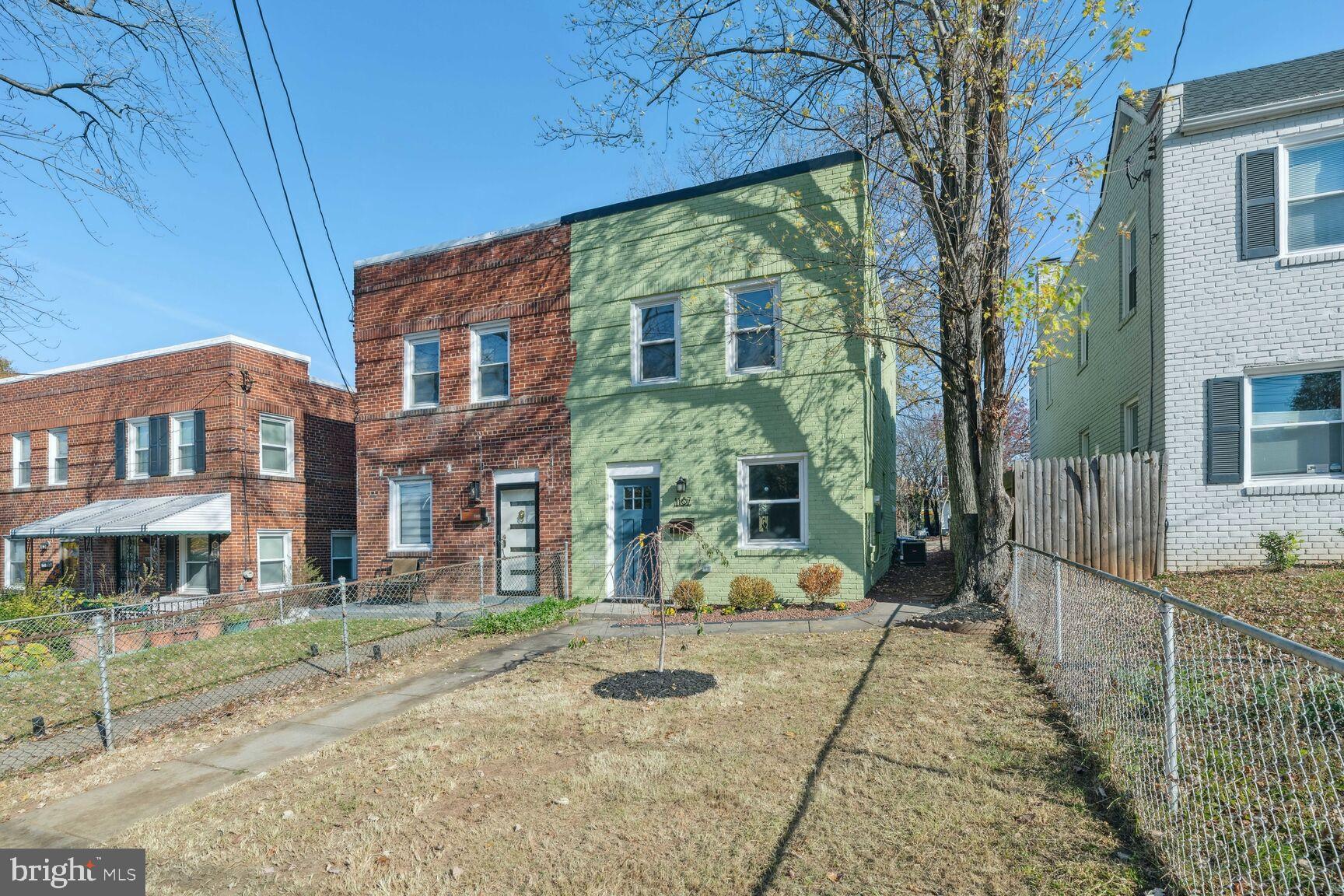 1187 46th Place Southeast Washington, DC 20019 - Photo 3 of 30