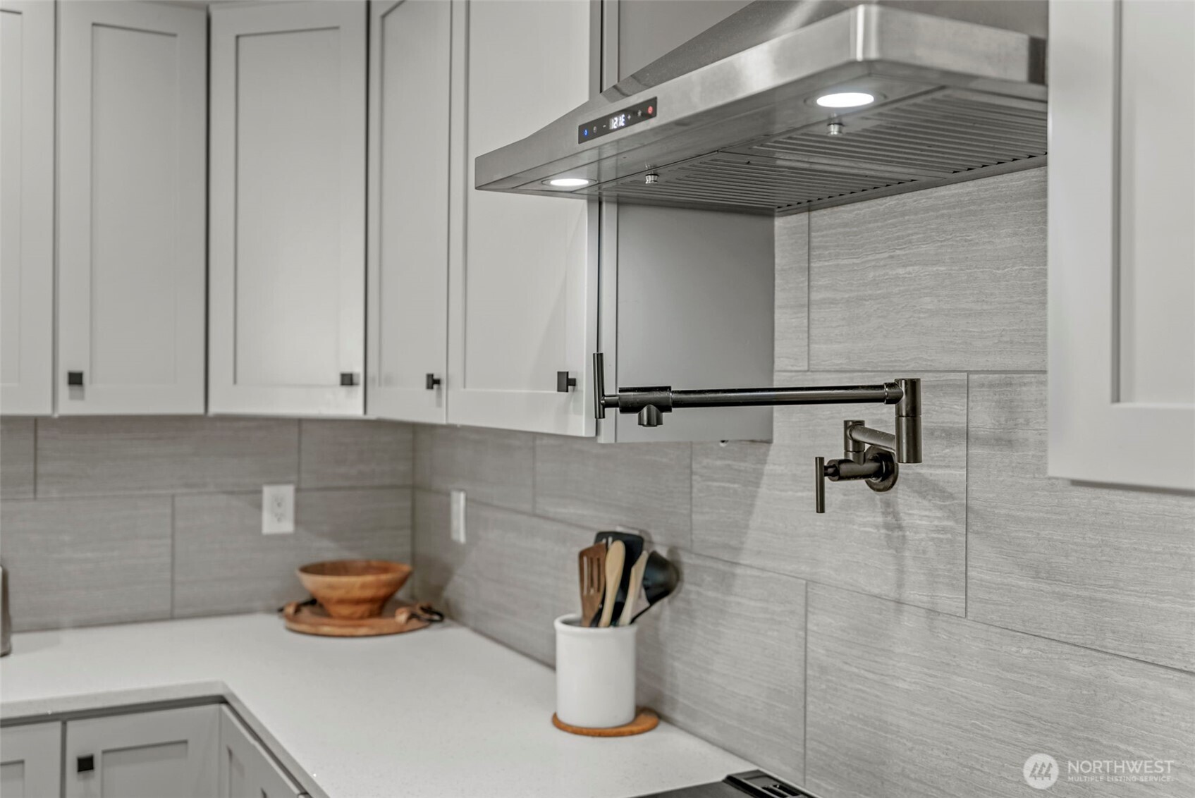 3167 Pacific Way Longview, WA 98632 - Photo 24 of 39 a kitchen with a sink and cabinets