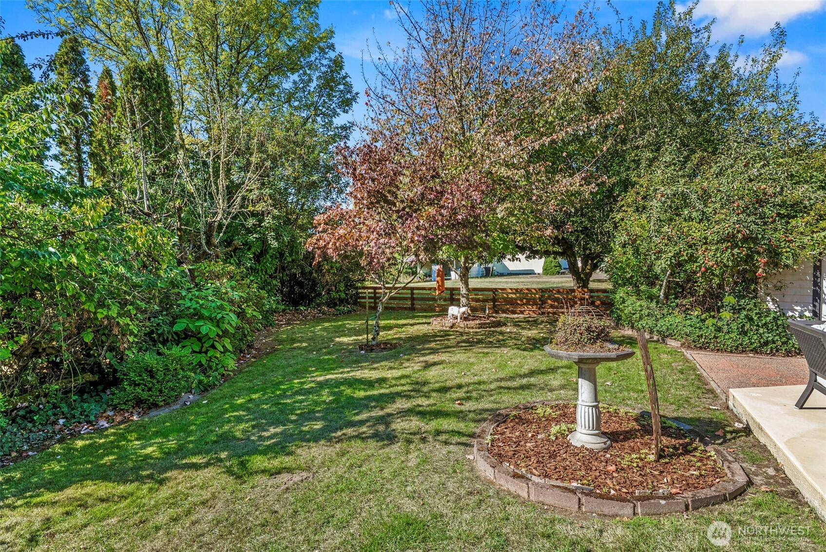 3167 Pacific Way Longview, WA 98632 - Photo 29 of 39 a view of a park with a fountain