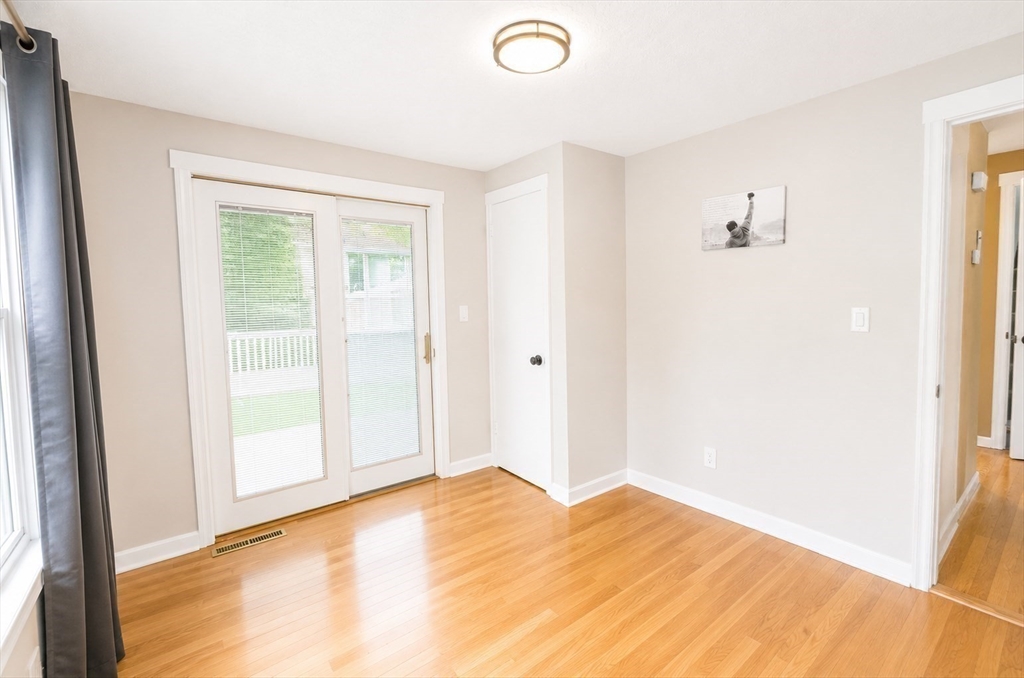 227 Arcadia Boulevard Springfield, MA 01118 - Photo 11 of 17