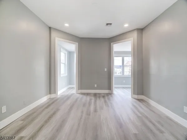 $2,950 | 20 West 49th Street, Unit 2, Bayonne, NJ 07002