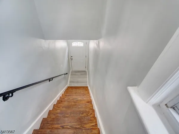 $2,950 | 20 West 49th Street, Unit 2, Bayonne, NJ 07002