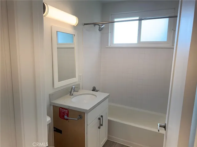 $2,460 | 251 North Oakland Avenue, Unit 8, Pasadena, CA 91101