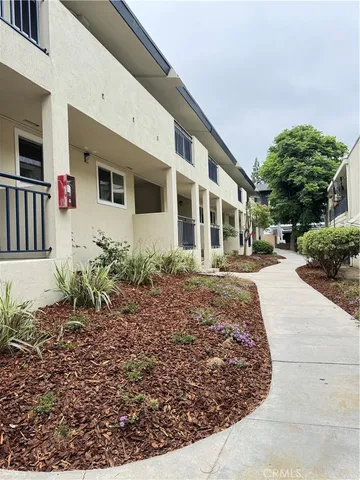 $2,460 | 251 North Oakland Avenue, Unit 8, Pasadena, CA 91101