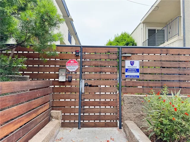 $2,460 | 251 North Oakland Avenue, Unit 8, Pasadena, CA 91101