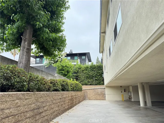 $2,460 | 251 North Oakland Avenue, Unit 8, Pasadena, CA 91101
