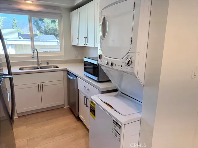 $2,460 | 251 North Oakland Avenue, Unit 8, Pasadena, CA 91101