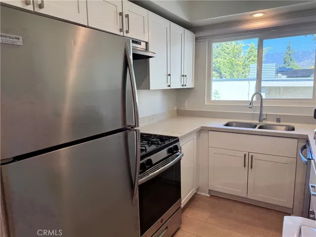 $2,460 | 251 North Oakland Avenue, Unit 8, Pasadena, CA 91101