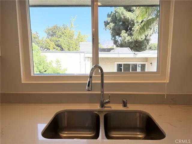 $2,460 | 251 North Oakland Avenue, Unit 8, Pasadena, CA 91101