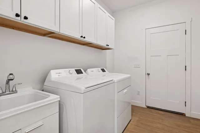 $560,000 | 1270 Bellflower Lane Northeast, Owatonna, MN 55060