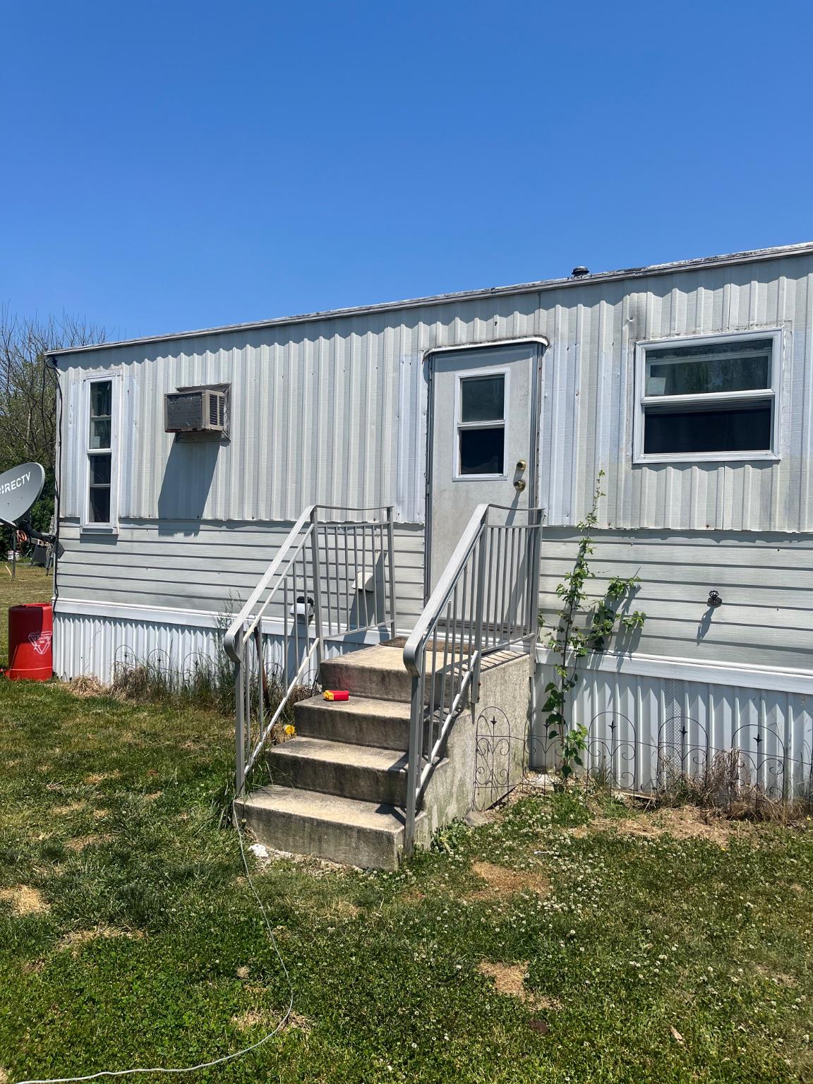 4191 Lake Road, Unit 25 Newfield, NJ 08344 - Photo 3 of 12 Side entrance to trailer