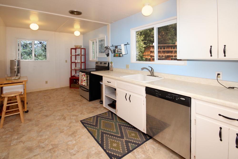 160 Ross Road Aptos, CA 95003 - Photo 4 of 22 Gallery Image 4