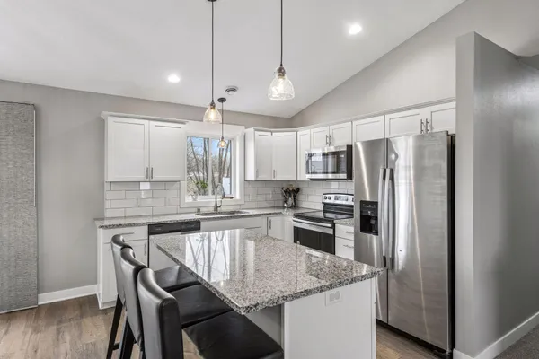 $334,900 | 555 Western Avenue, Green Isle, MN 55338