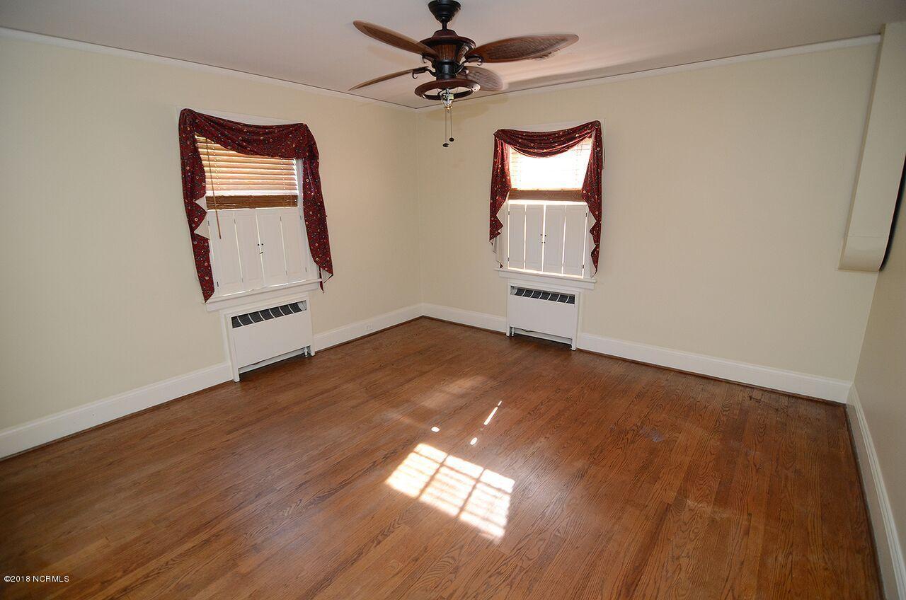 801 Raleigh Rd Parkway West Wilson, NC 27893 - Photo 12 of 17 BEDROOM_preview