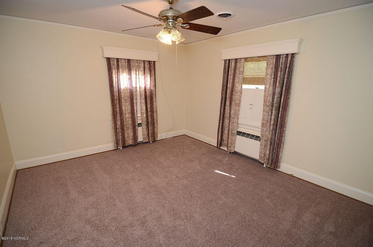 801 Raleigh Rd Parkway West Wilson, NC 27893 - Photo 13 of 17 BEDROOM2_preview