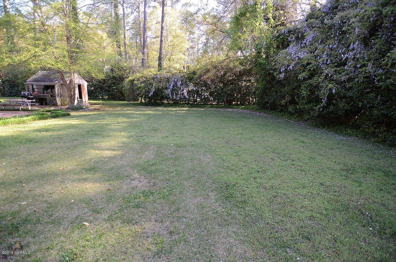 801 Raleigh Rd Parkway West Wilson, NC 27893 - Photo 16 of 17 YARD_preview