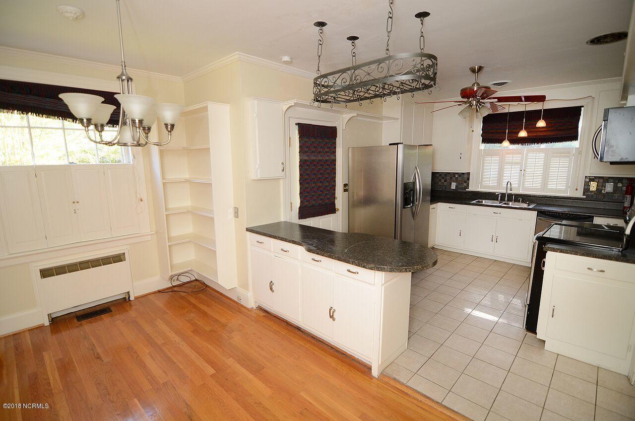 801 Raleigh Rd Parkway West Wilson, NC 27893 - Photo 3 of 17 KITCHEN3_preview