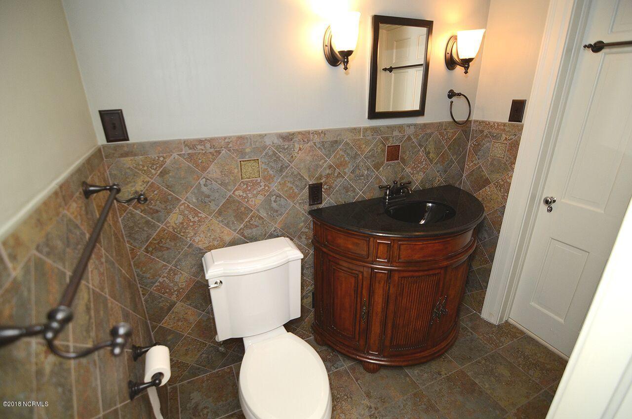 801 Raleigh Rd Parkway West Wilson, NC 27893 - Photo 8 of 17 HALFBATH_preview
