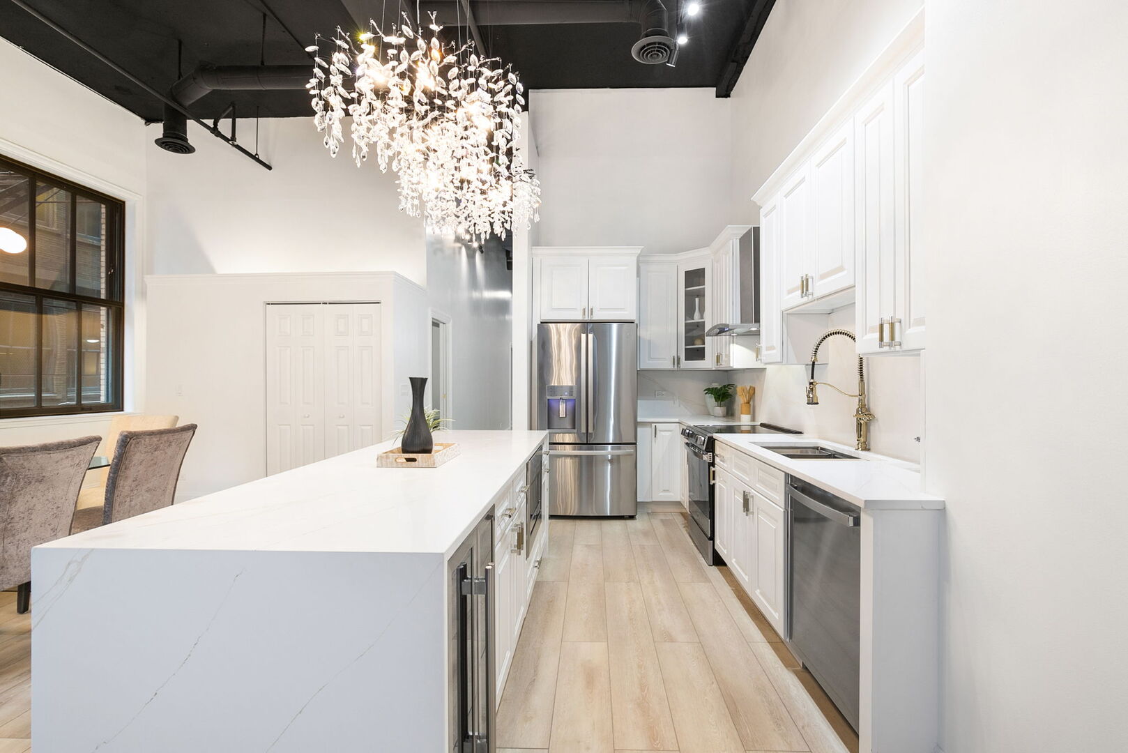 120 South State Street, Unit 4 Chicago, IL 60603 - Photo 11 of 33