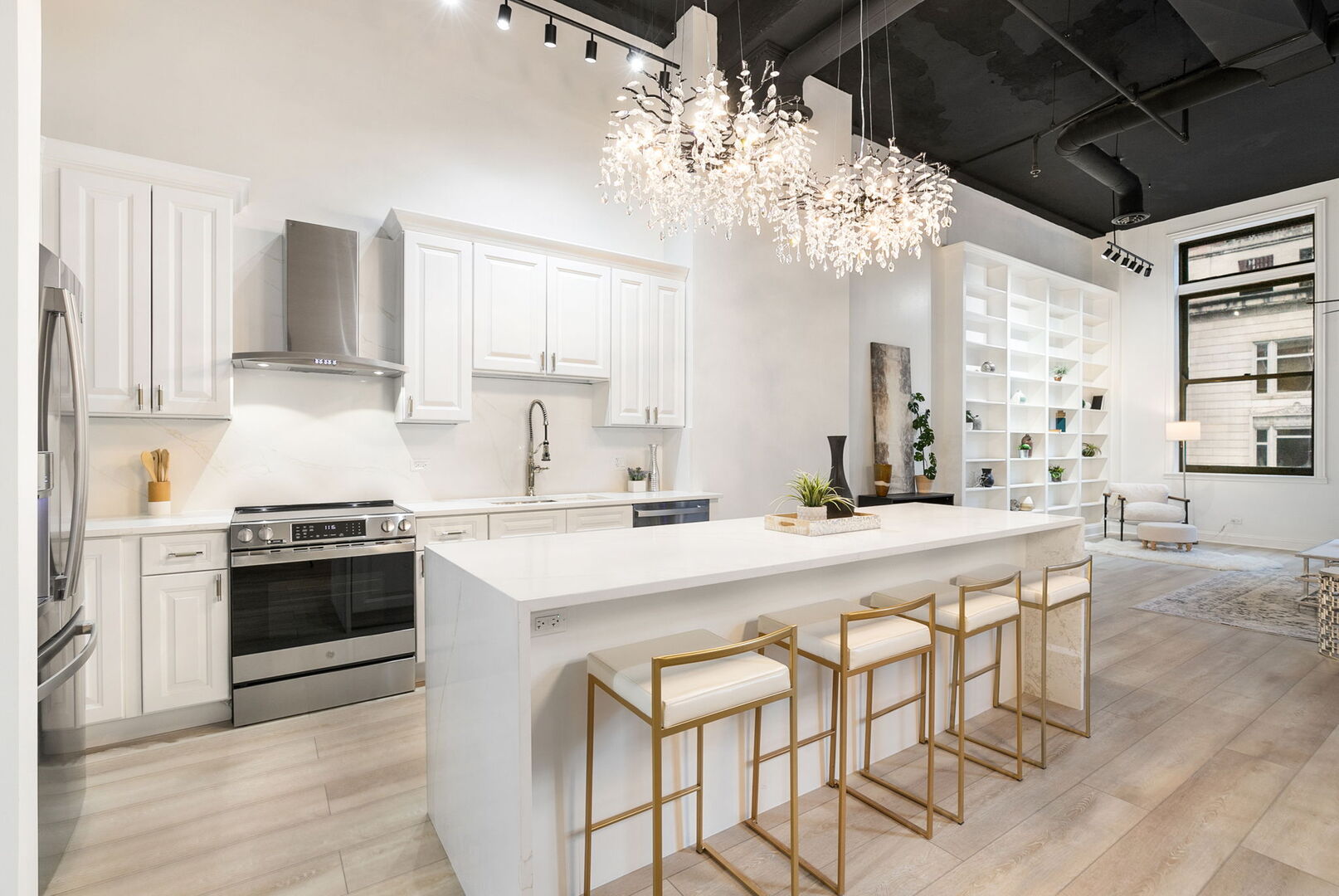 120 South State Street, Unit 4 Chicago, IL 60603 - Photo 14 of 33
