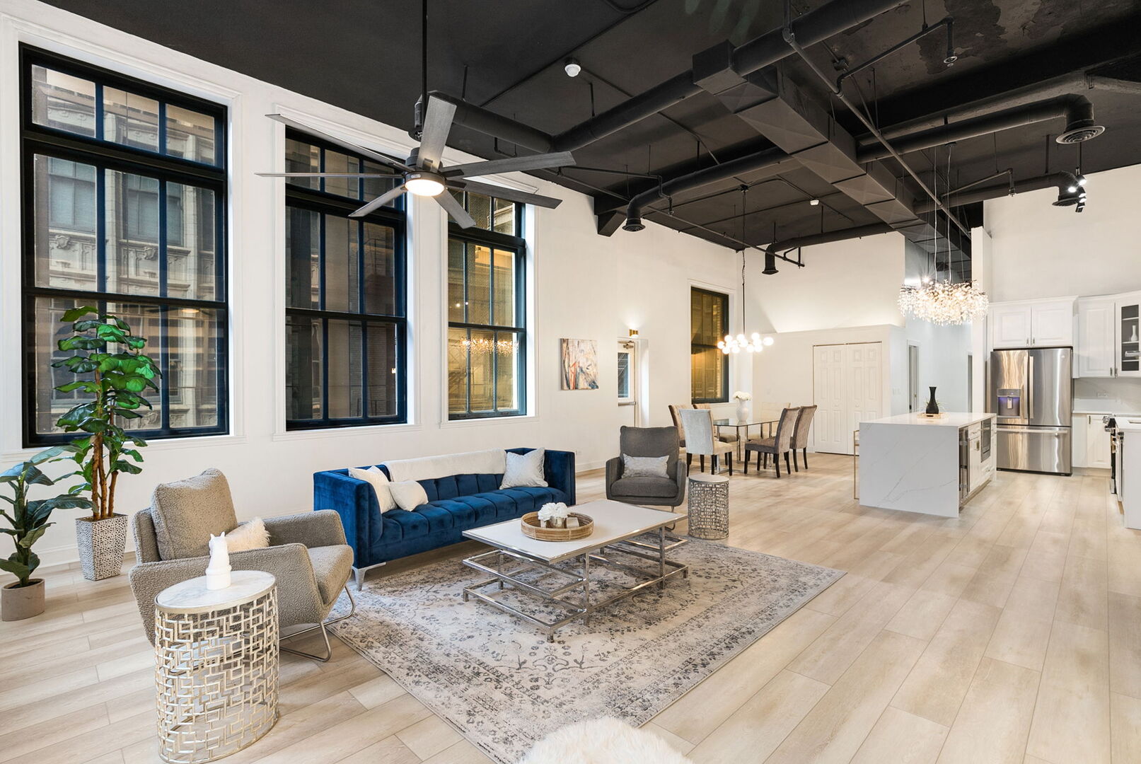 120 South State Street, Unit 4 Chicago, IL 60603 - Photo 2 of 33