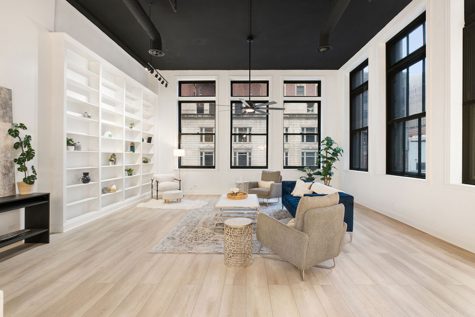 120 South State Street, Unit 4 Chicago, IL 60603 - Photo 5 of 33