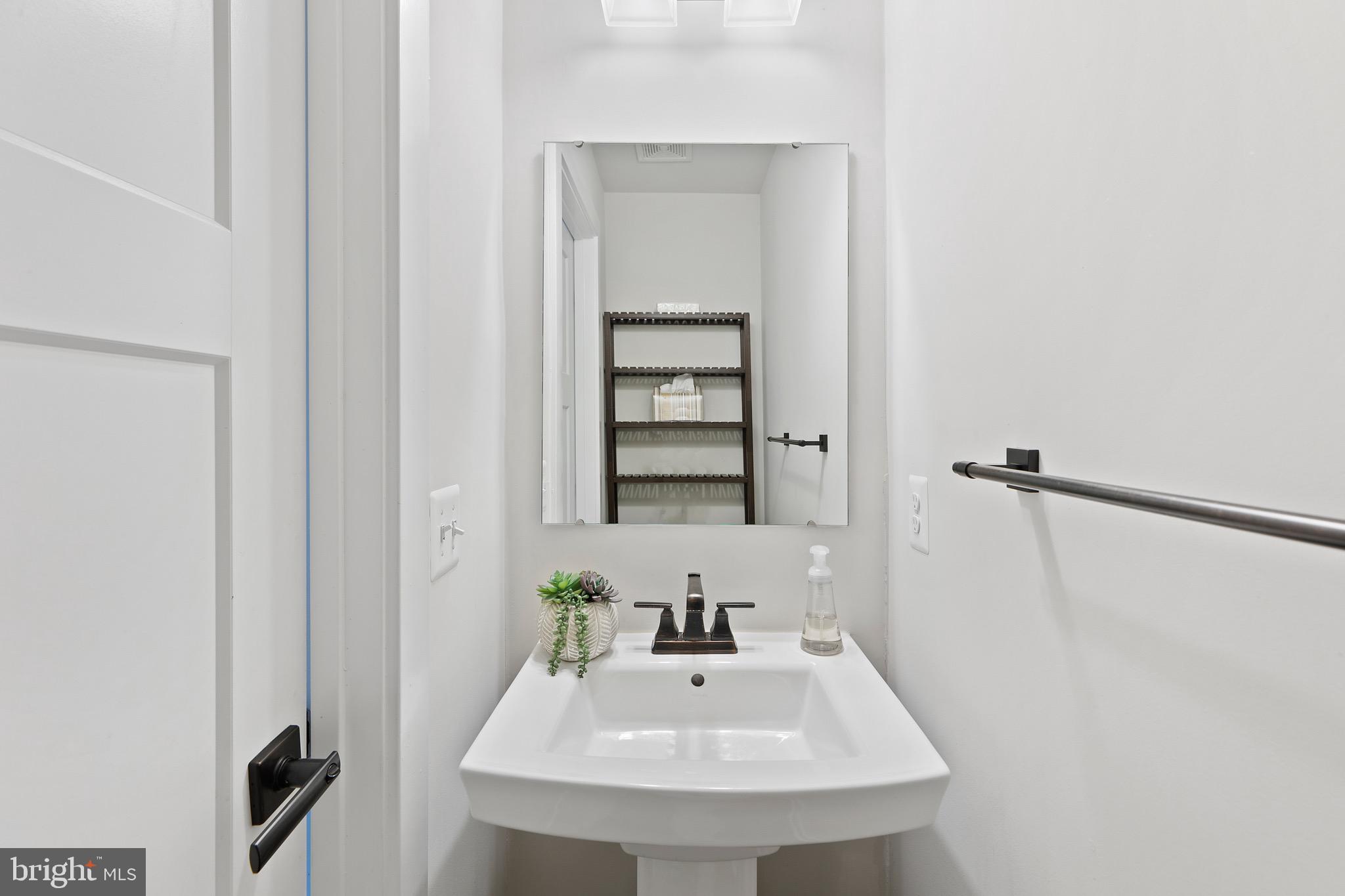 18077 Red Mulberry Road Dumfries, VA 22026 - Photo 29 of 60 Main Living space Powder Room