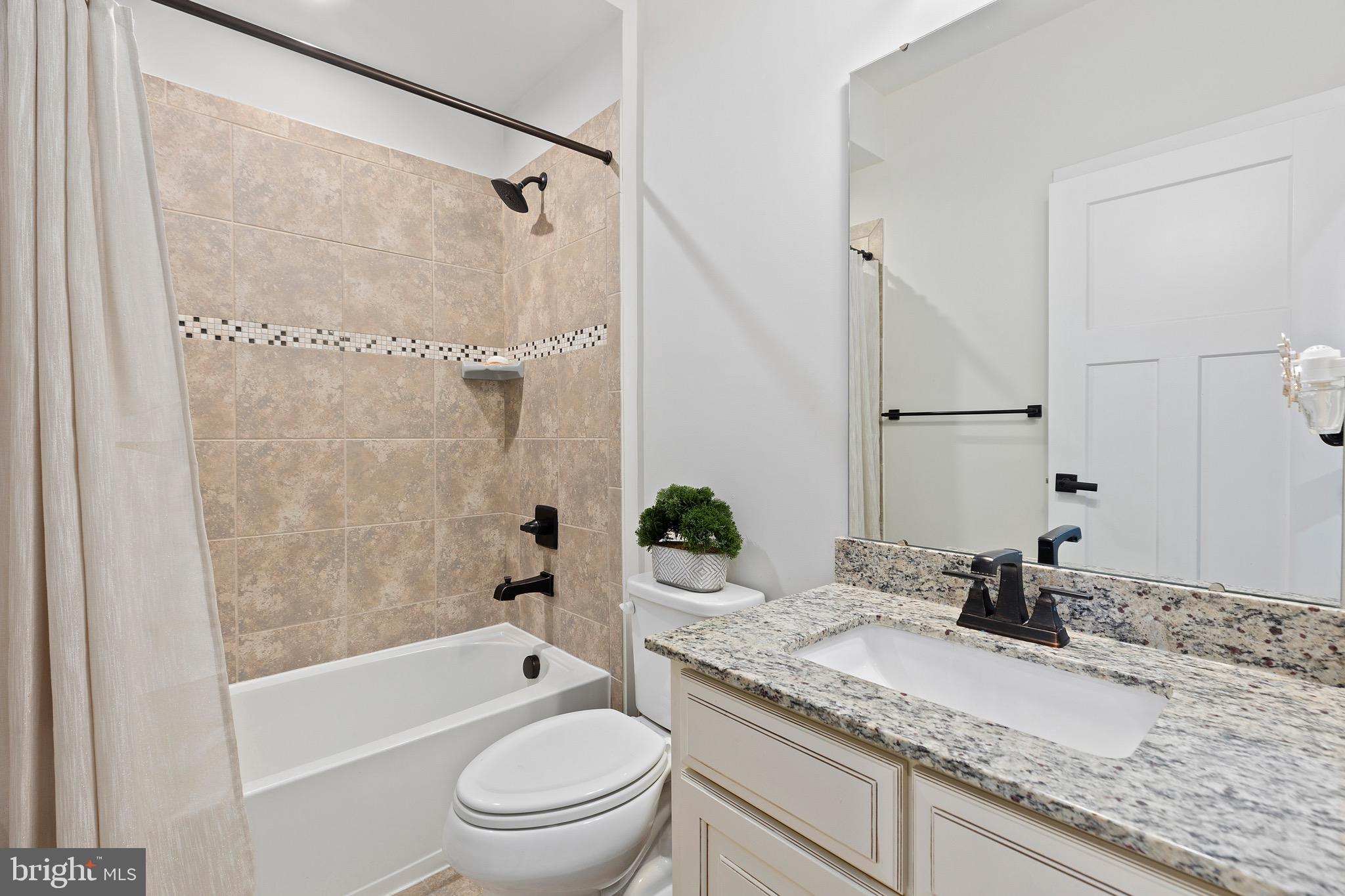 18077 Red Mulberry Road Dumfries, VA 22026 - Photo 41 of 60 Full Hall Bath for secondary Bedrooms