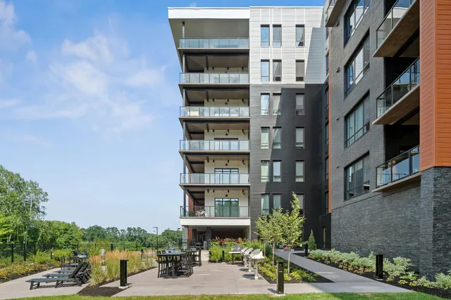 $958,000 | 125 Cambrian Way, Unit 619, Burlington, VT 05401