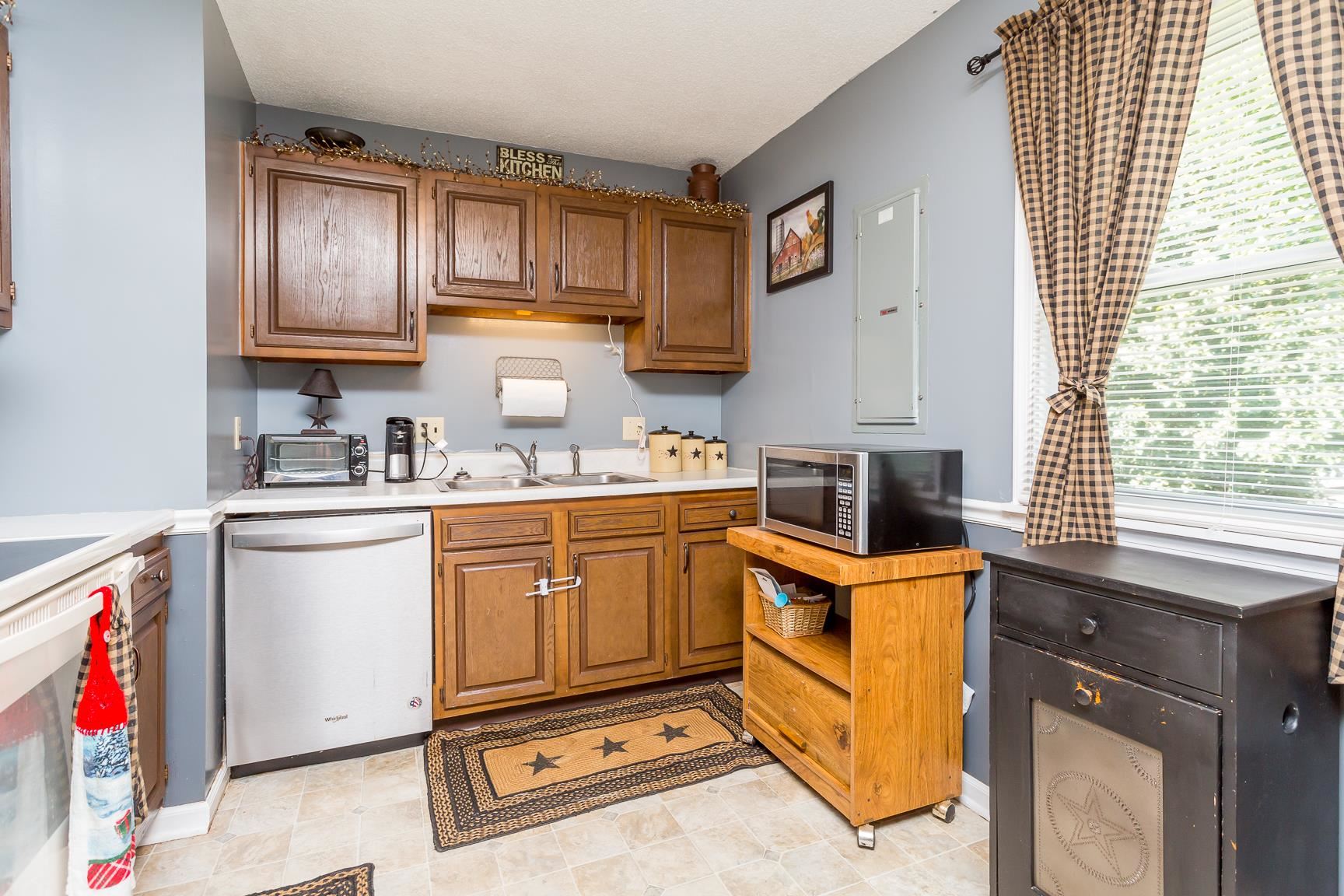 361 Ridge Court Timberville, VA 22853 - Photo 16 of 35 Gallery Image 16