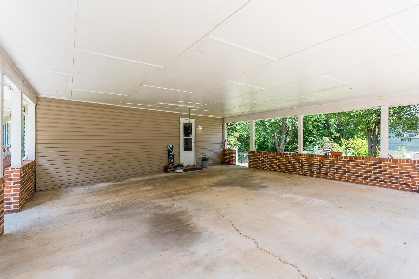 361 Ridge Court Timberville, VA 22853 - Photo 4 of 35 Gallery Image 4