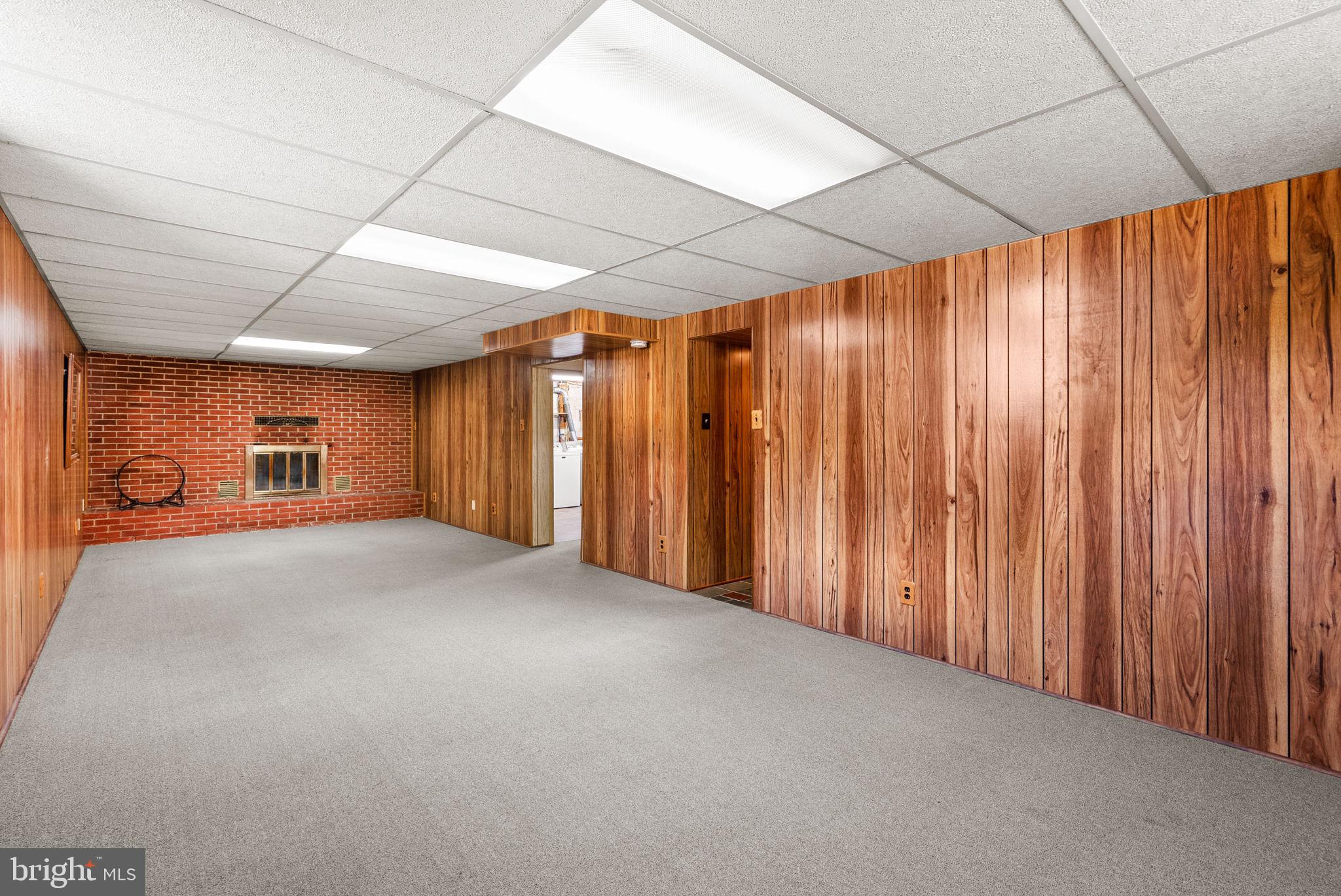 8700 50th Place College Park, MD 20740 - Photo 24 of 33 a view of an empty room with a window