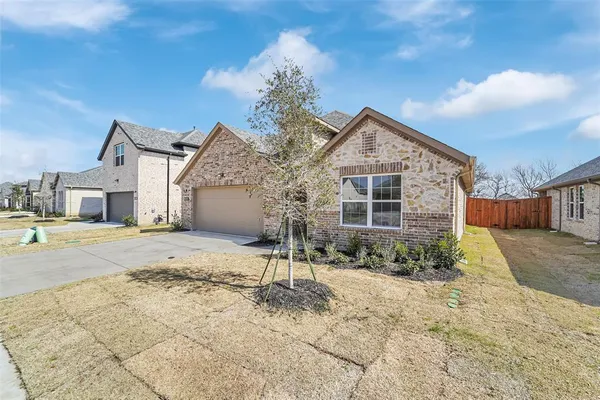 $2,300 | 3001 Cantoni Creek, Princeton, TX 75407
