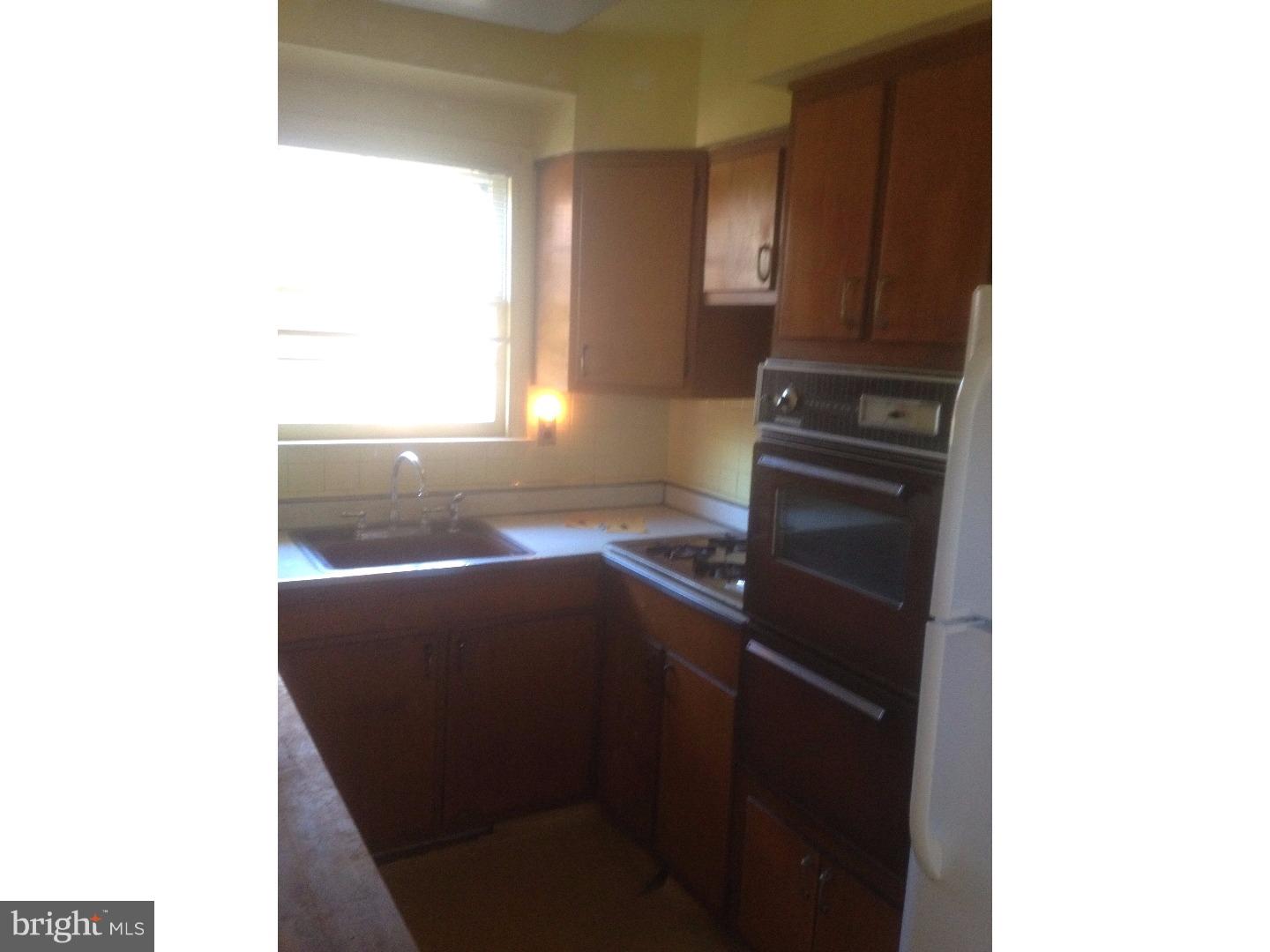 636 Colebrook Road Philadelphia, PA 19115 - Photo 4 of 20 Kitchen