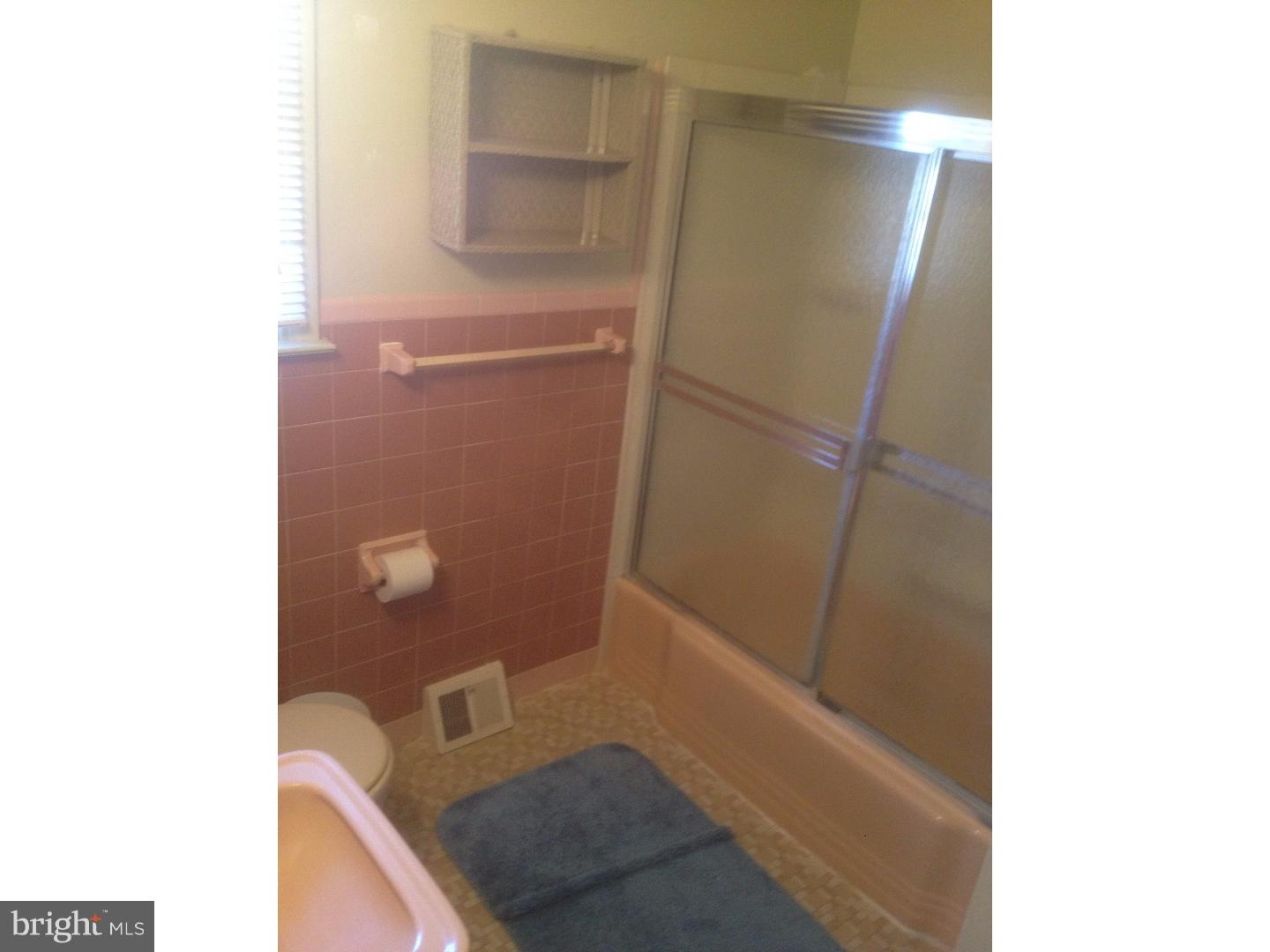 636 Colebrook Road Philadelphia, PA 19115 - Photo 7 of 20 Bathroom