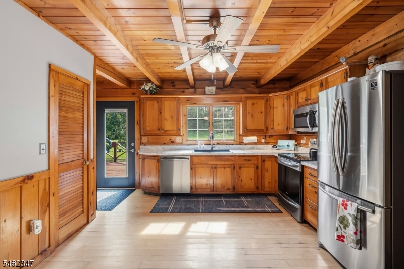 912 Potters Road Newton, NJ 07860 - Photo 10 of 26 Gallery Image 10